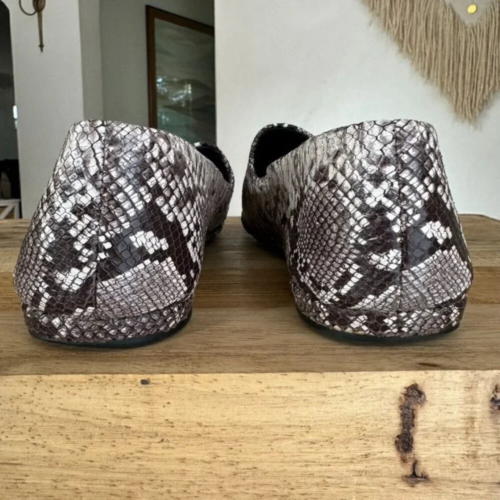 Vince Paz Venetian Grey Cream Genuine Snake Skin Leather Flat Loafers Size 8.5